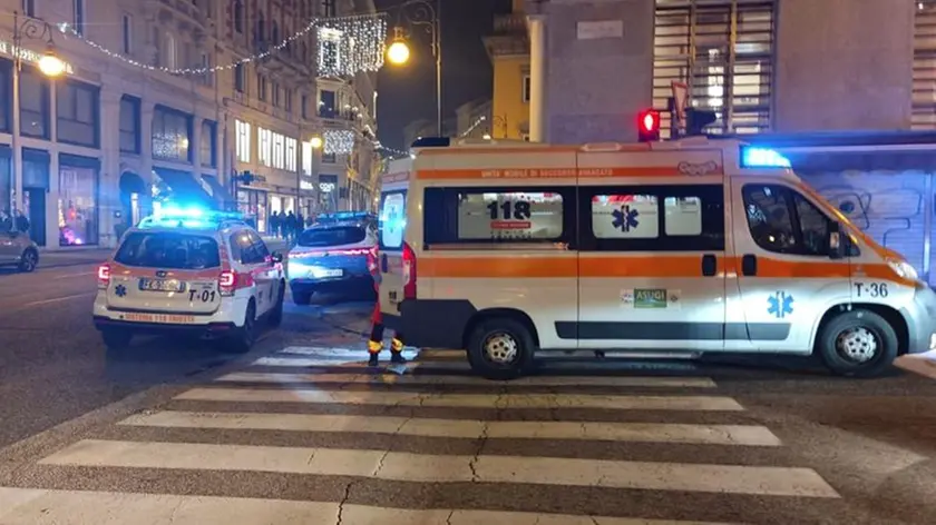 Polizia e 118 sul luogo dove è avvenuto il fatto