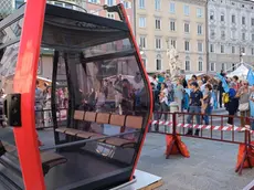 La presentazione della cabinovia Leitner in piazza della Borsa nel settembre 2023 Foto Massimo Silvano