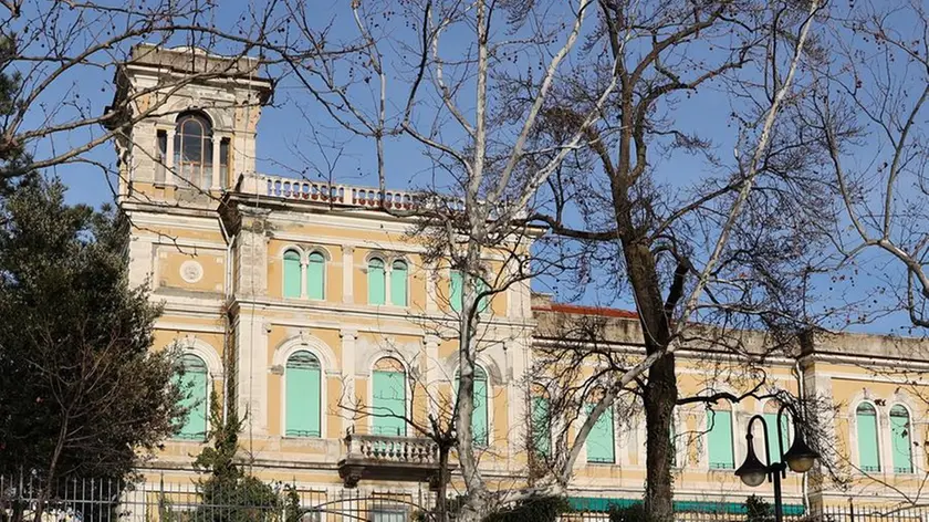 Villa Haggincosta si affaccia sul Passeggio Sant'Andrea