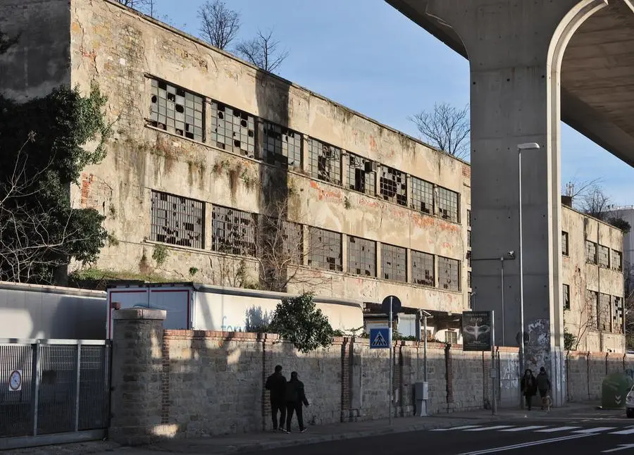 L’ex jutificio, l’impianto chiuso in via Svevo (fotoservizio Andrea Lasorte)