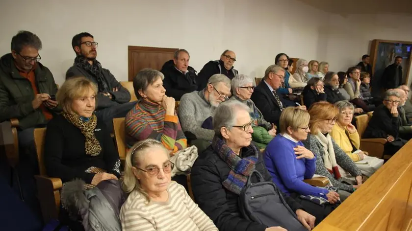 Una parte del pubblico presente al recente Consiglio comunale monografico dedicato ai problemi della sanità goriziana Foto bumbaca