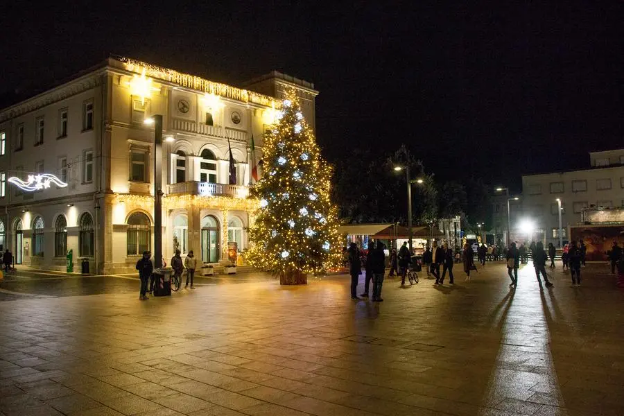 La piazza dove è stato raccolto il 33enne