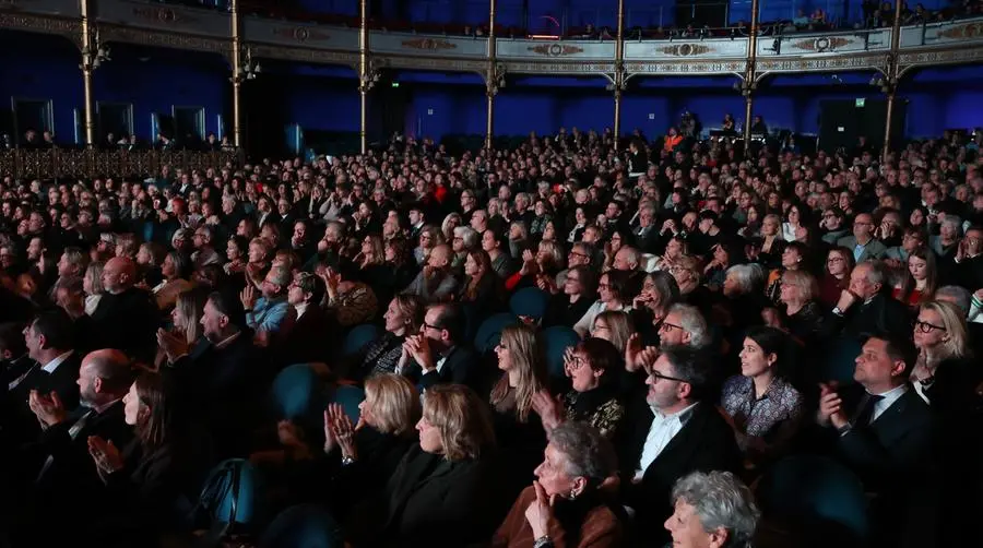 "Buon Anno Trieste 2025", l’evento di lunedì 6 gennaio al Rossetti: il folto pubblico in sala Foto Andrea Lasorte