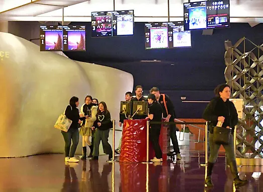 Gli interni del The Space Cinema, all’interno del centro commerciale