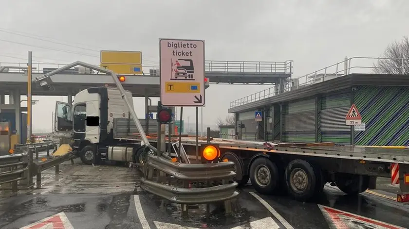 L'incidente al casello di San Giorgio di Nogaro sulla A4