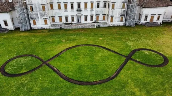 Terzo Paradiso di Michelangelo Pistoletto nel Parco di Villa Manin