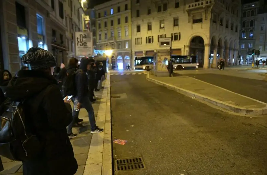 Il luogo in piazza Goldoni dove è avvenuto l'incidente Foto Bruni