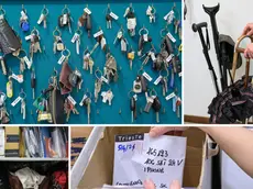 Chiavi, ombrelli, scatole, cellulari aspettano il proprietario (fotoservizio Silvano)