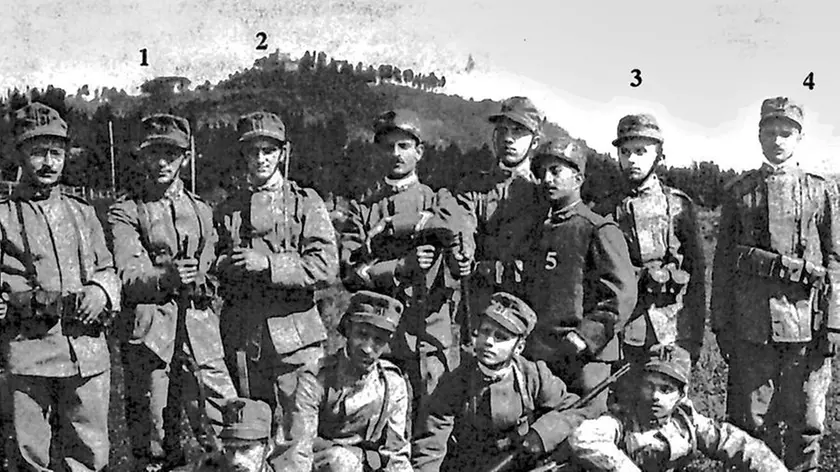 Volontari irredenti: 1. Attilio Selva, 2. Gino Costantini, 3. Spiro Xydias, 4. Ruggero Timeus, 5. Renato Timeus, 6. Marcello Marass