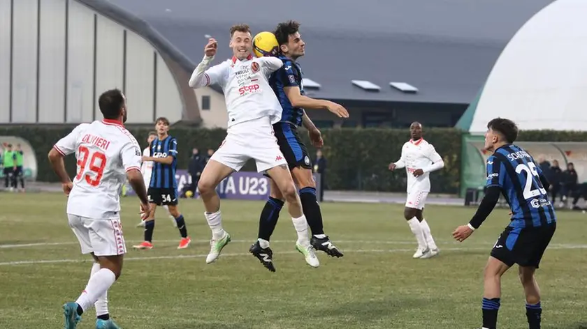 Eetu Vertainen in azione contro l'Atalanta U23 (Foto Mariani / Lasorte)