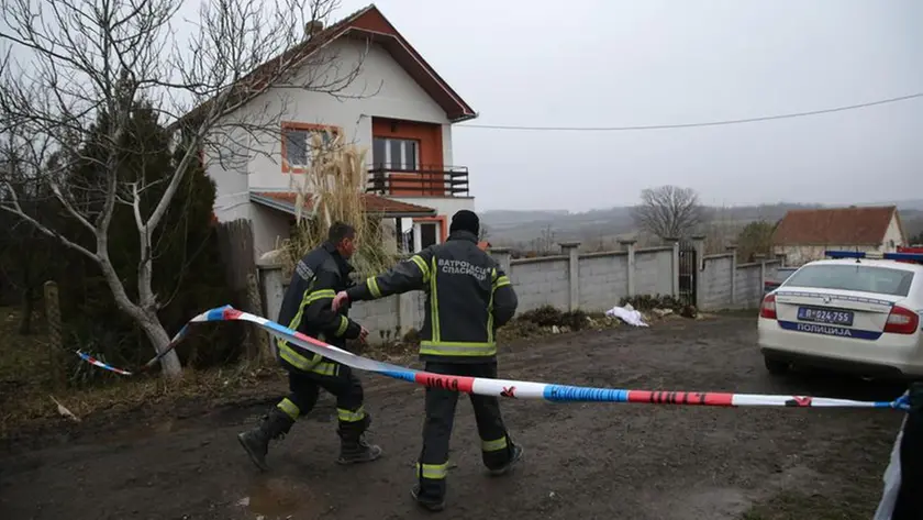 Il rogo nella casa di riposo in Serbia (Epa)