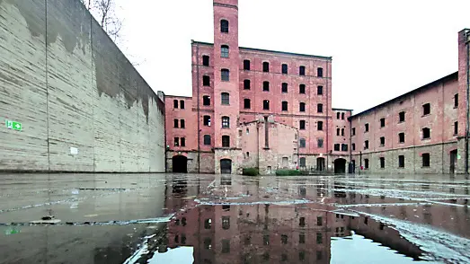 Il cortile interno della Risiera di San Sabba foto andrea lasorte