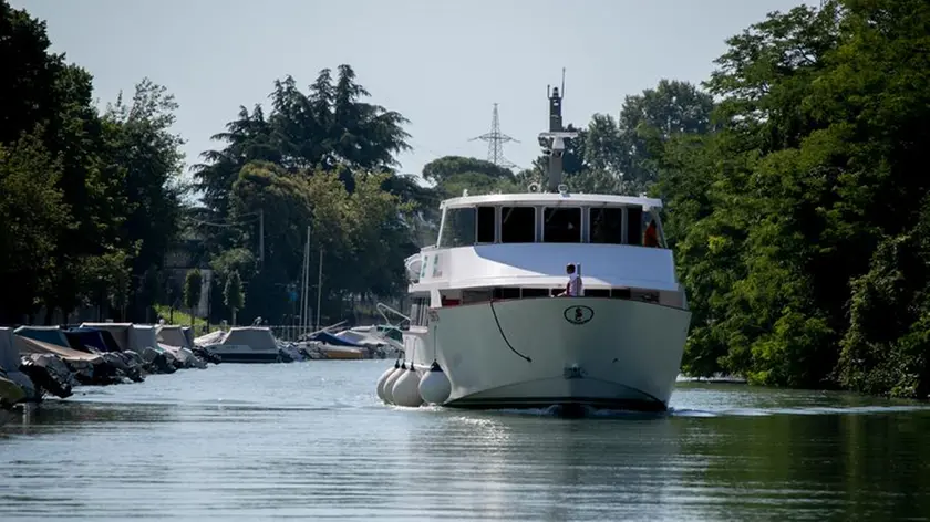 Uno dei traghetti in servizio nel 2024 sulla linea Monfalcone-Trieste