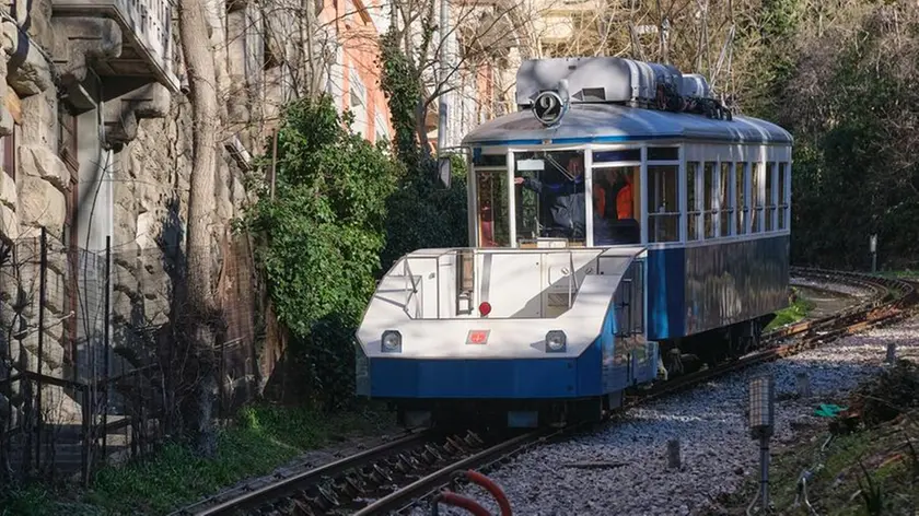 Le prove tecniche della linea 2 durante il pre esercizio (foto Silvano)