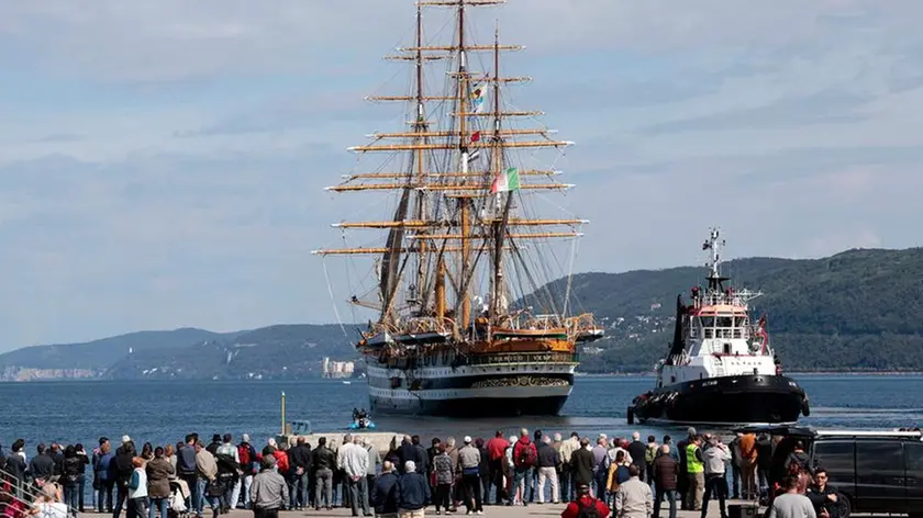 La nave scuola Vespucci a Trieste in un’immagine d’archivio. Foto Silvano