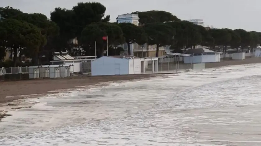 La spiaggia erosa a Grado