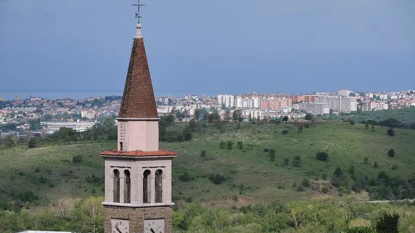 Il campanile di San Dorligo della Valle Foto Massimo Silvano
