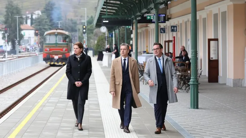 Alenka Bratušek, Robert Golob e Samo Turel in visita alla stazione Foto Pierluigi Bumbaca