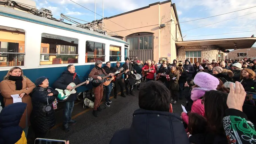 La festa popolare per la ripartenza del Tram (Silvano)