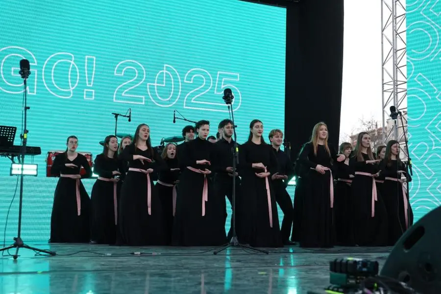 E' sabato 8 febbraio: in centinaia le persone che fin dalla mattina hanno preso parte alla giornata inaugurale della Capitale europea della cultura Gorizia - Nova Gorica. Foto Bumbaca e Marega