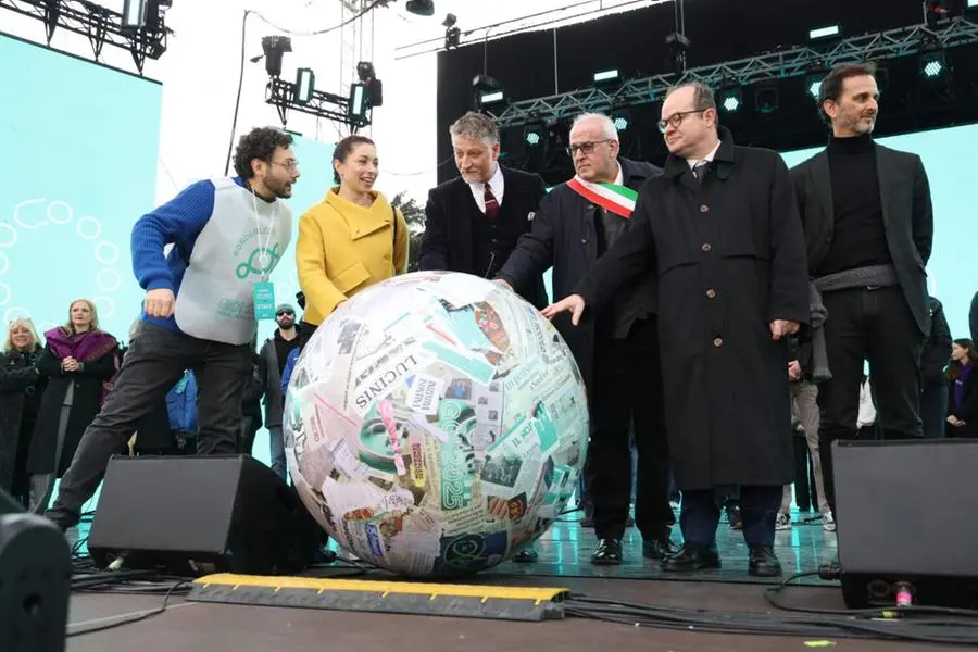 E' sabato 8 febbraio: in centinaia le persone che fin dalla mattina hanno preso parte alla giornata inaugurale della Capitale europea della cultura Gorizia - Nova Gorica. Foto Bumbaca e Marega