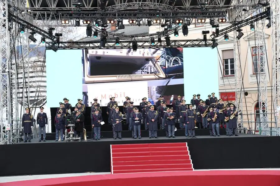 E' sabato 8 febbraio: in centinaia le persone che fin dalla mattina hanno preso parte alla giornata inaugurale della Capitale europea della cultura Gorizia - Nova Gorica. Foto Bumbaca e Marega