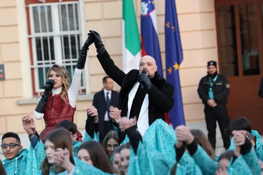 E' sabato 8 febbraio: in centinaia le persone che fin dalla mattina hanno preso parte alla giornata inaugurale della Capitale europea della cultura Gorizia - Nova Gorica. Foto Bumbaca e Marega
