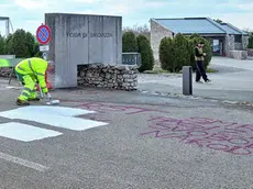 Foiba di Basovizza, le scritte oltraggiose poi cancellate Foto Silvano