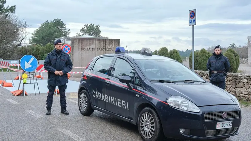 La Foiba di Basovizza presidiata dalle Forze dell'ordine Foto Massimo Silvano