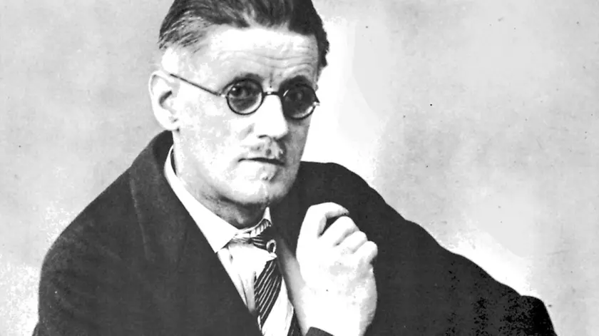 Lo scrittore irlandese James Joyce, i suoi “Po(e)mi da un penny” tornano ora in una nuova edizione