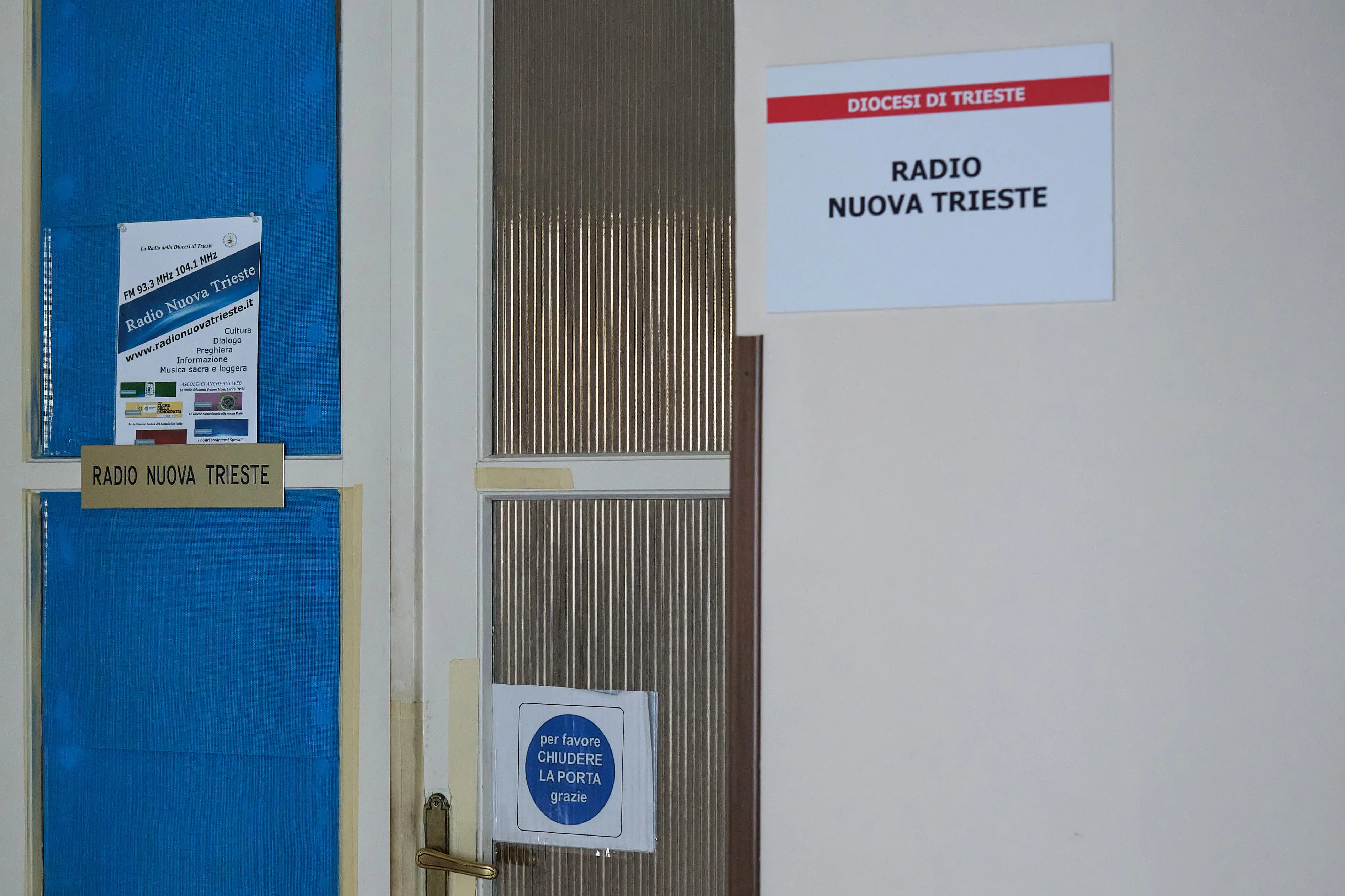 L'ingresso degli studi di Radio Nuova Trieste in Seminario