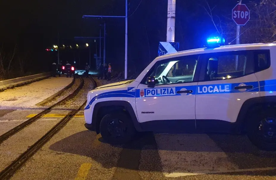 Il blocco della Polizia locale Foto Riccardo Tosques