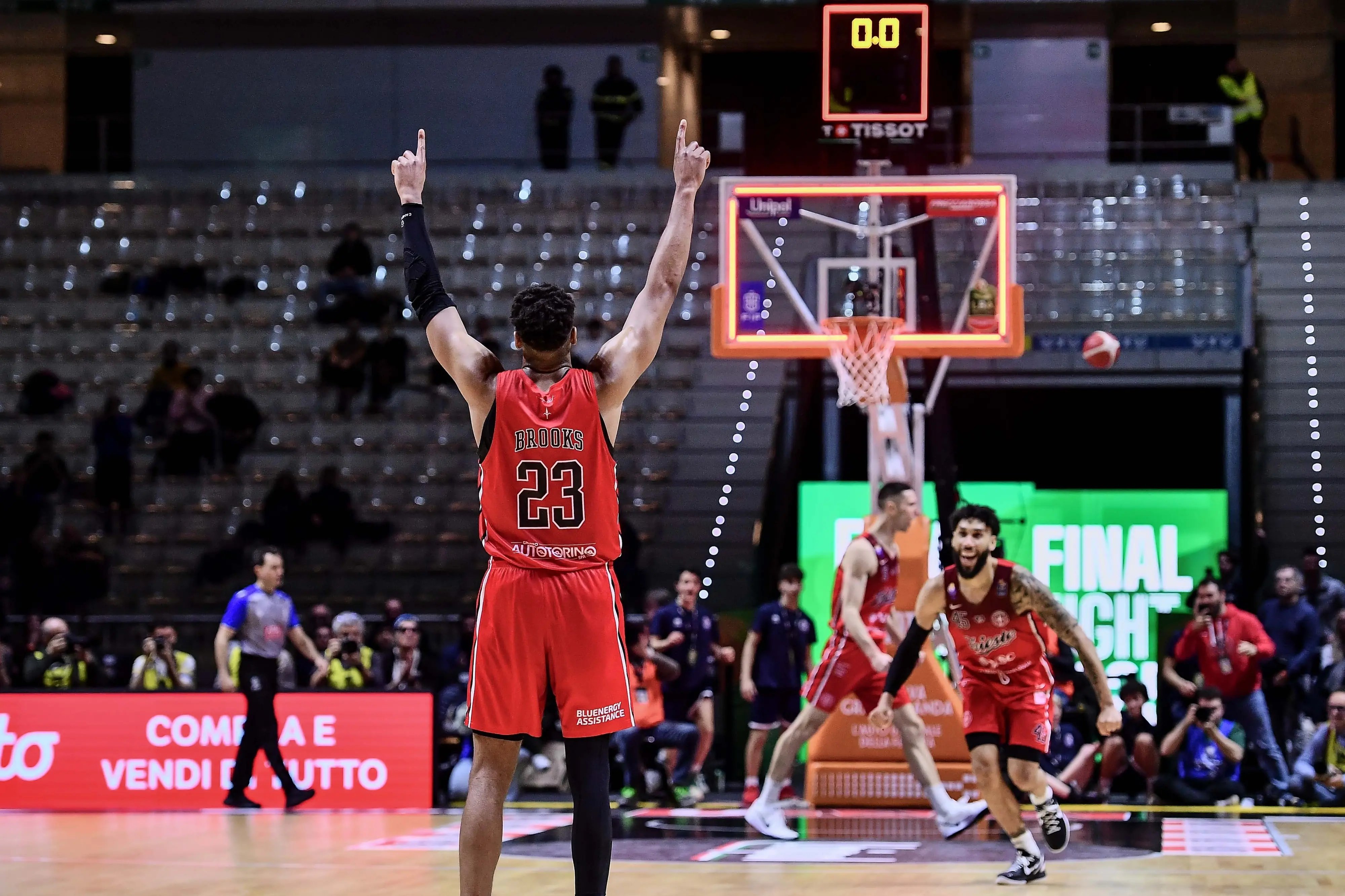 Col cuore infinito di una squadra capace di non mollare mai, la Pallacanestro Trieste esce dalla Inalpi Arena con lo scalpo dell'ambiziosa Trapani e guadagna l'accesso alla semifinale della Coppa Italia 2025 che sabato sera alle 20.45 la vedrà in campo contro la Dolomiti Energia Trento. Foto Lasorte/Ciamillo