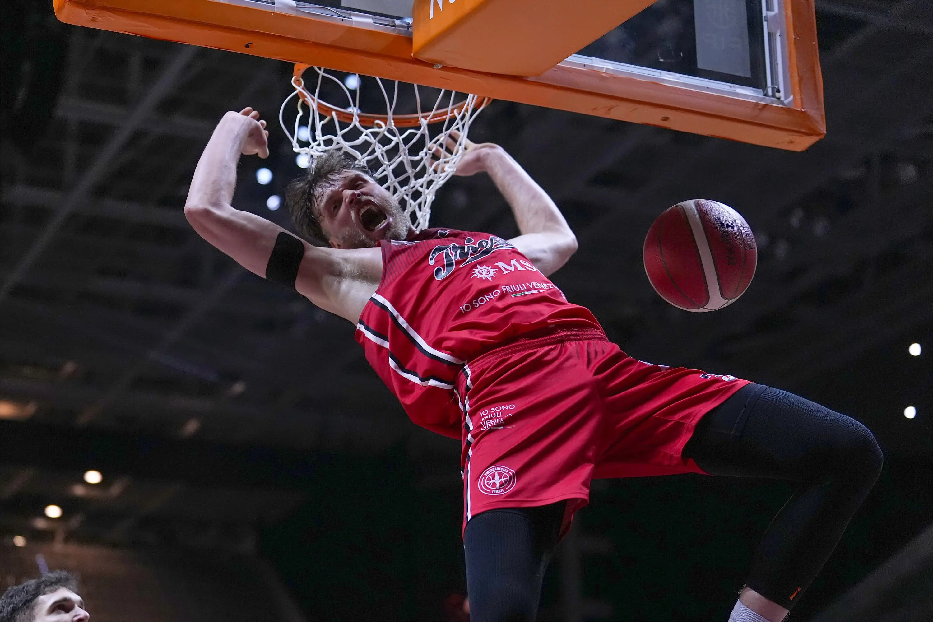 Col cuore infinito di una squadra capace di non mollare mai, la Pallacanestro Trieste esce dalla Inalpi Arena con lo scalpo dell'ambiziosa Trapani e guadagna l'accesso alla semifinale della Coppa Italia 2025 che sabato sera alle 20.45 la vedrà in campo contro la Dolomiti Energia Trento. Foto Lasorte/Ciamillo