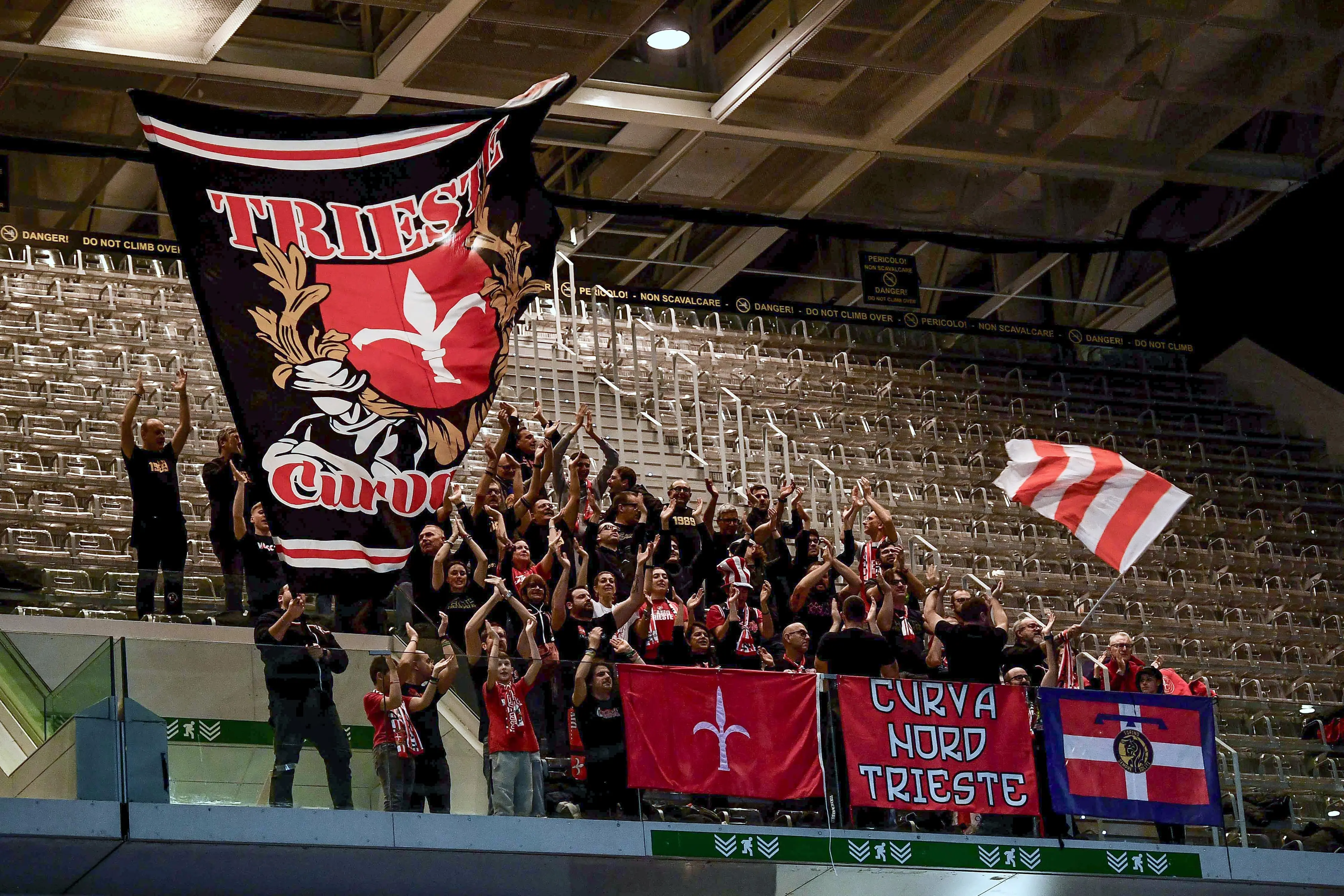 Col cuore infinito di una squadra capace di non mollare mai, la Pallacanestro Trieste esce dalla Inalpi Arena con lo scalpo dell'ambiziosa Trapani e guadagna l'accesso alla semifinale della Coppa Italia 2025 che sabato sera alle 20.45 la vedrà in campo contro la Dolomiti Energia Trento. Foto Lasorte/Ciamillo