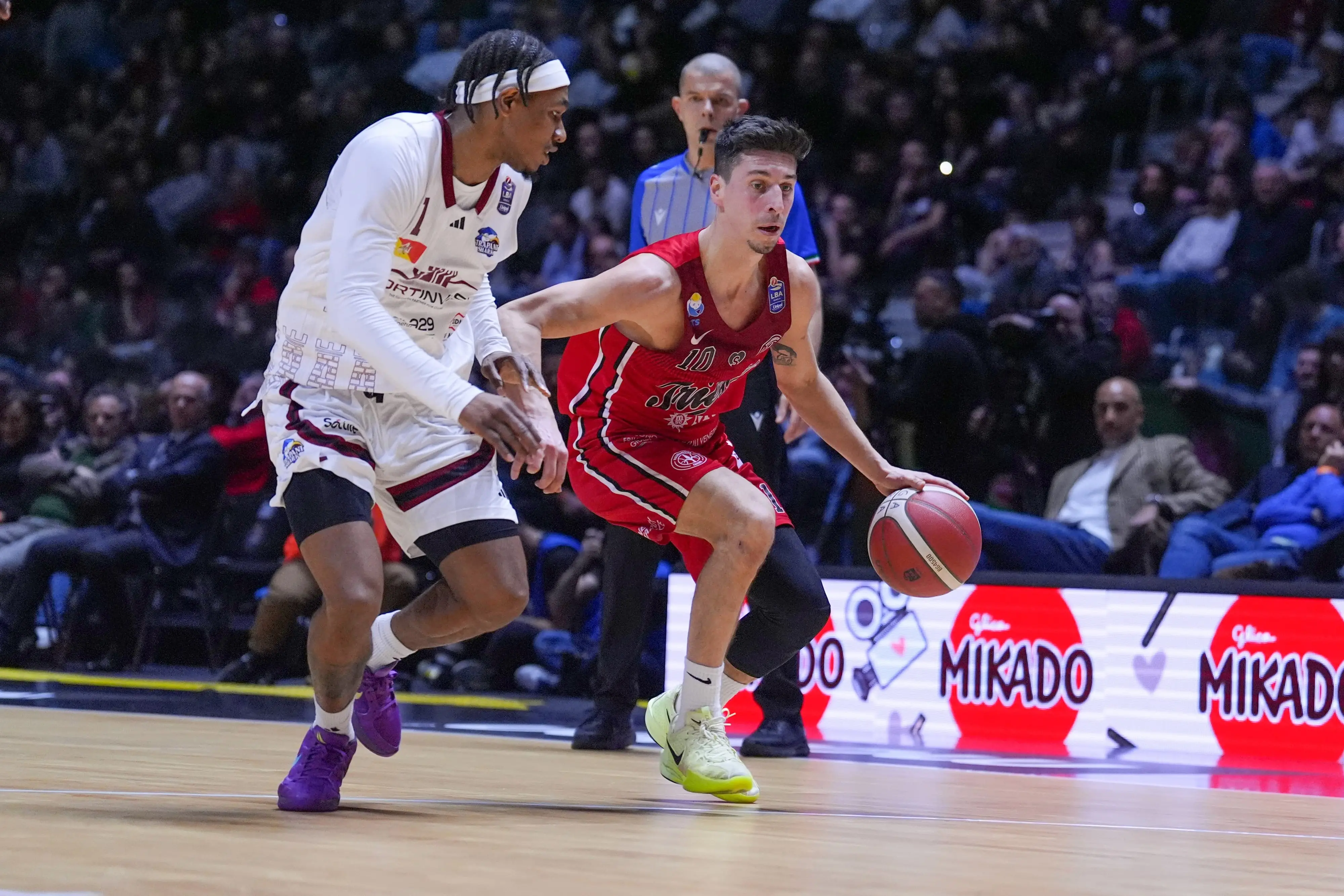 Col cuore infinito di una squadra capace di non mollare mai, la Pallacanestro Trieste esce dalla Inalpi Arena con lo scalpo dell'ambiziosa Trapani e guadagna l'accesso alla semifinale della Coppa Italia 2025 che sabato sera alle 20.45 la vedrà in campo contro la Dolomiti Energia Trento. Foto Lasorte/Ciamillo