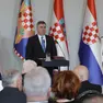 Zoran Milanović durante la cerimonia a Zagabria, con la moglie Sanja Musić