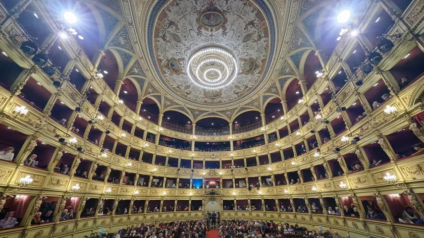 Il teatro prima della lezione su Frida Kahlo Foto Massimo Silvano