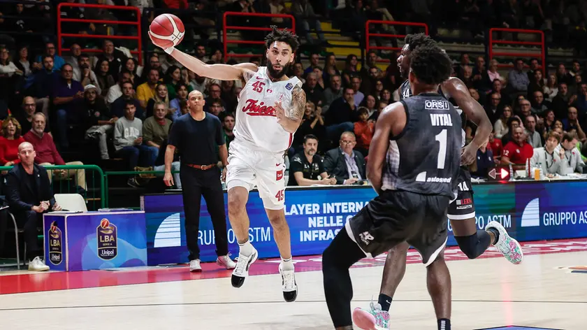 Denzel Valentine in azione Foto Ciamillo / Lasorte