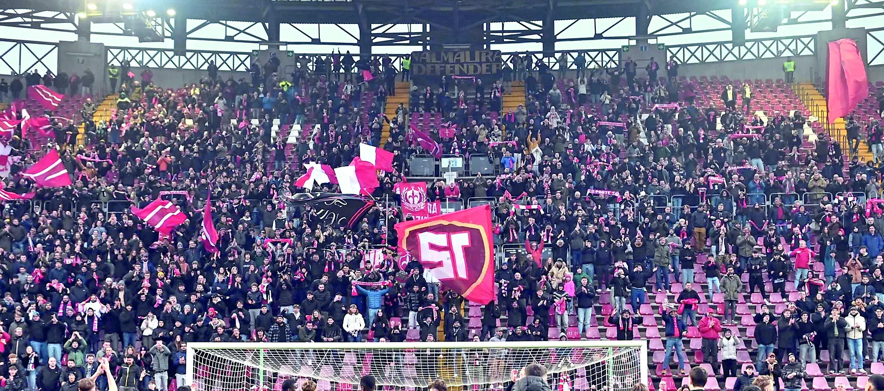 La Curva Sud del Rocco al termine del match vinto con l’Alcione. Foto Bruni