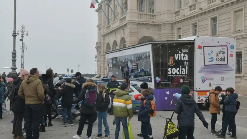 Le immagini del truck in piazza Unità a Trieste Foto Francesco Bruni