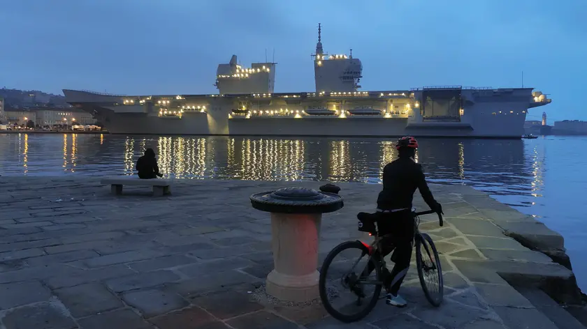 Nave Trieste dal molo Audace (Foto Andrea Lasorte)