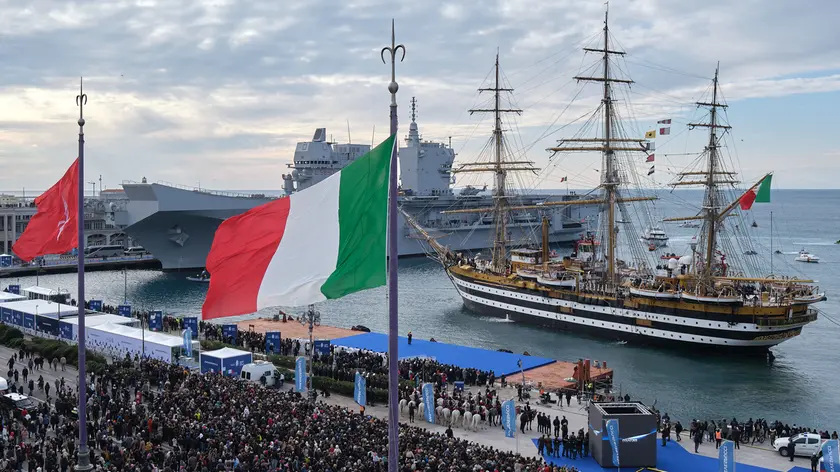 Il veliero scortato dalle barche di Barcolana Special Edition. Fotoservizio di Massimo Silvano