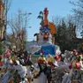 Le galline del carro della compagnia Bulli e Pupe che ha vinto la sfilata Foto di Massimo Silvano