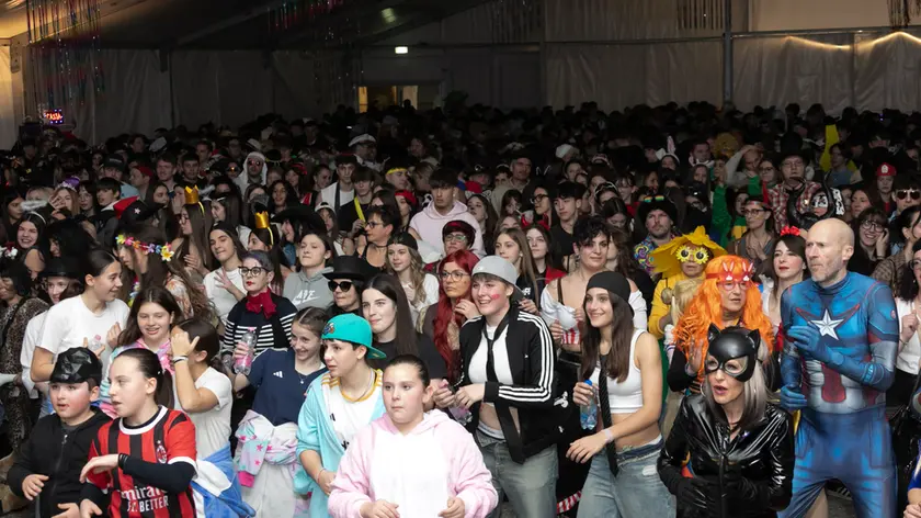 Il pubblico in festa nel “Palatendòn” FOTOSERVIZIO DI KATIA BONAVENTURA