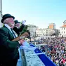 Il momento clou della lettura del Testamento dal balcone del Municipio. Fotoservizio K. Bonaventura