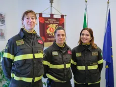 Irene Pischiutta, Giulia De Petris e Alice Salcini nel comando provinciale di via d’Alviano. Foto Silvano