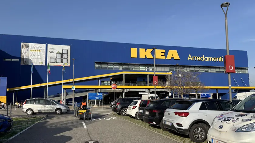 Il punto vendita Ikea al Tiare Shopping di Villesse Foto Marega