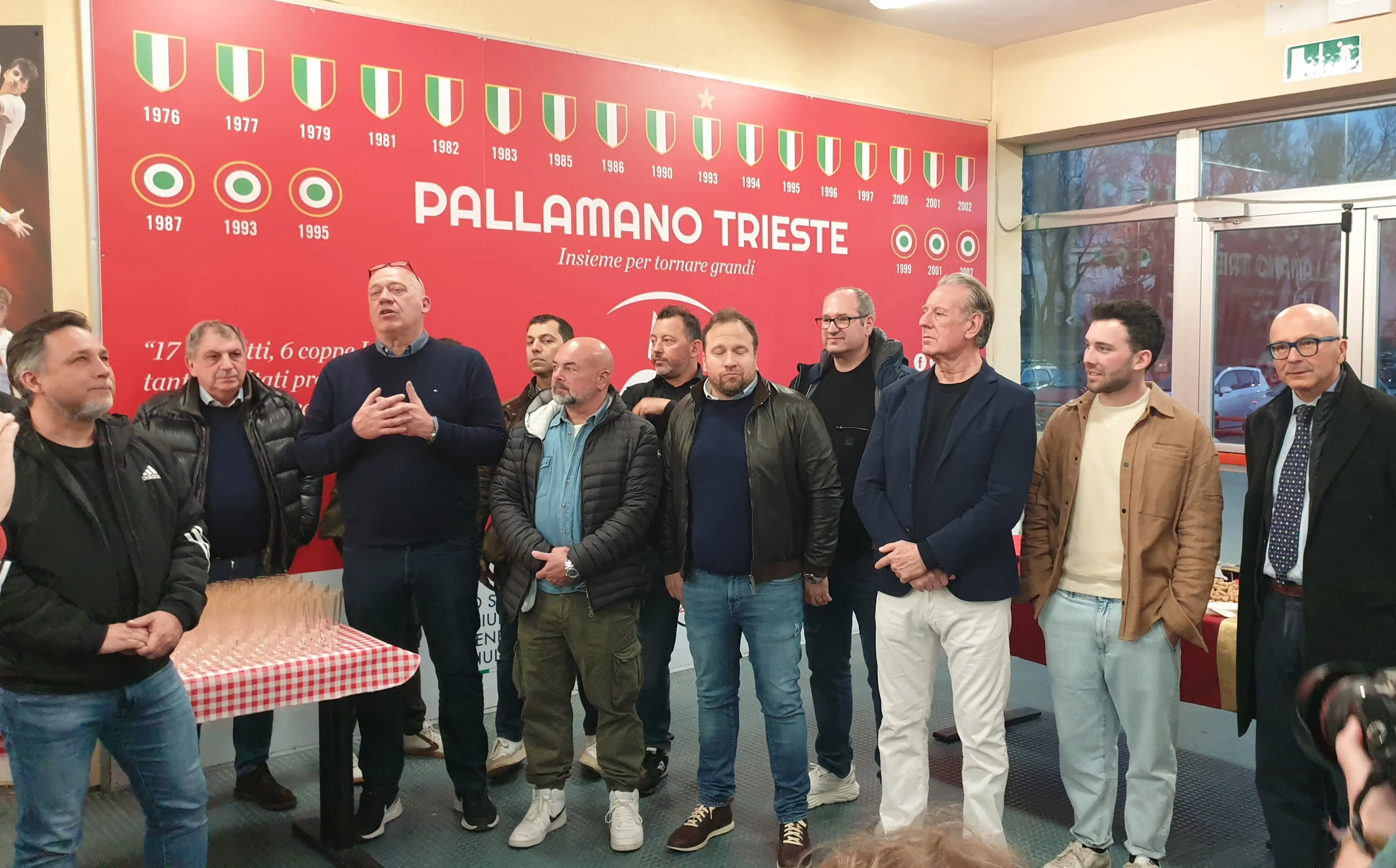 La cerimonia per la promozione in Gold dei biancorossi Foto Lasorte