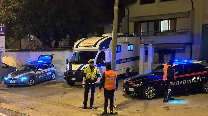 I controlli interforze notturni in città (Foto Roberto Marega)